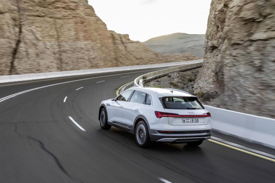  Audi e-tron 55 Quattro 2019 года  (WW) (фото 275 из 452)
